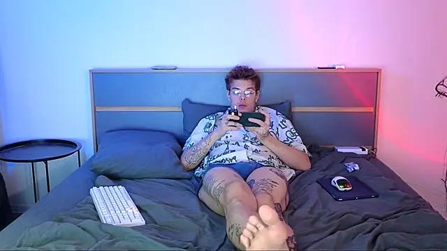 DENIS_HERE's cam snapshot