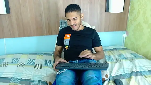 Derek_Storm_'s cam snapshot