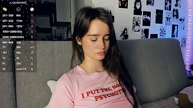 lovelyalivia's cam snapshot