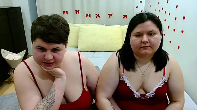 BeckyAndHellen live sex cam