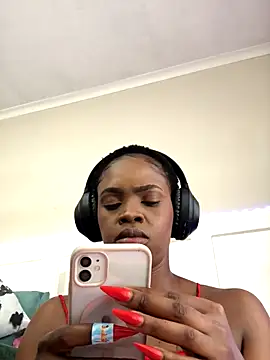 LuciousLips96 live sex cam