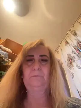 Irina2909@xh live sex cam