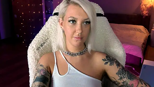 tykioty_Miley's cam snapshot