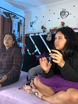 1lovelygirls live sex cam