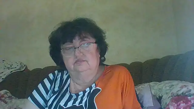 MilaSky5303's cam snapshot