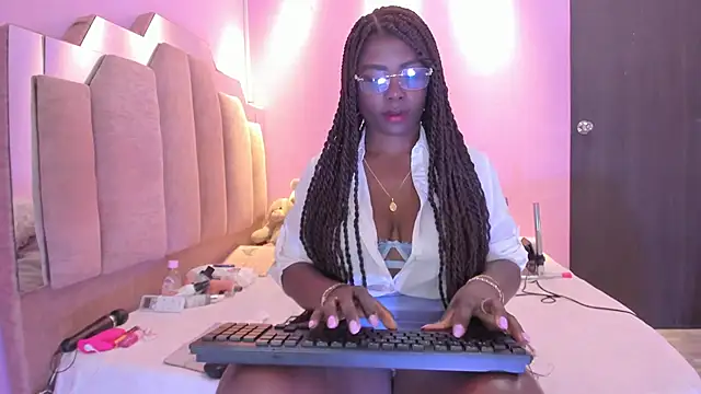 LoveQueen2's cam snapshot