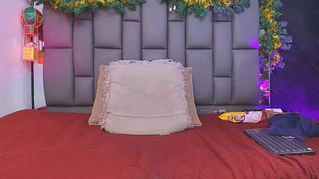 _MiaBrown_'s cam snapshot