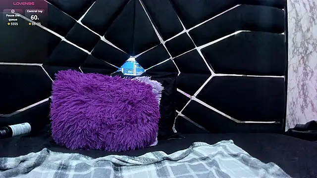 LITTLESUSSYY_'s cam snapshot