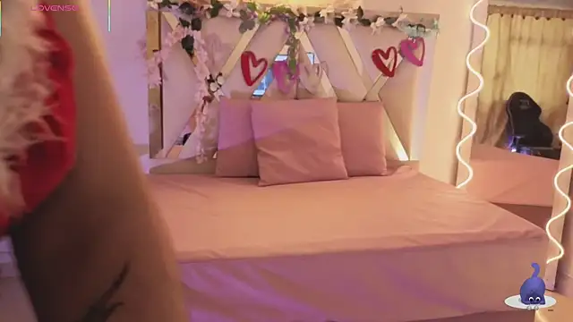 ZURY_TAY's cam snapshot