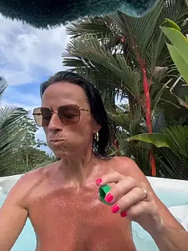 clarastrip's cam snapshot