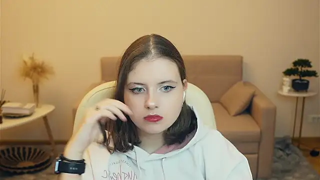 NovellaArjune's cam snapshot