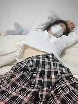 miniiceyya live sex cam