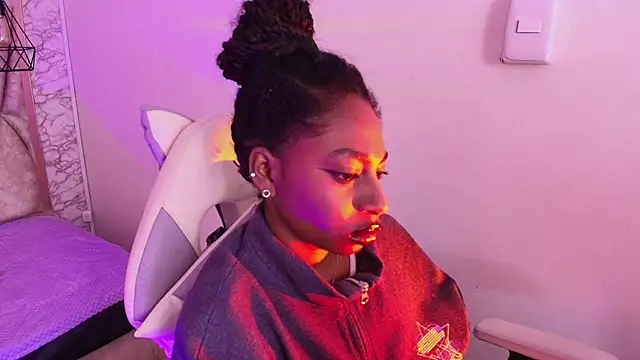 Queen_perla_'s cam snapshot