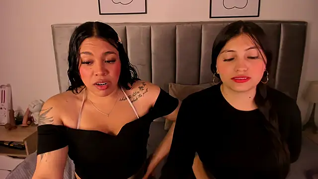 Kyra_Right's cam snapshot