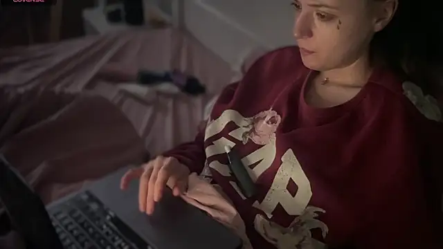 bunnythetailor's cam snapshot