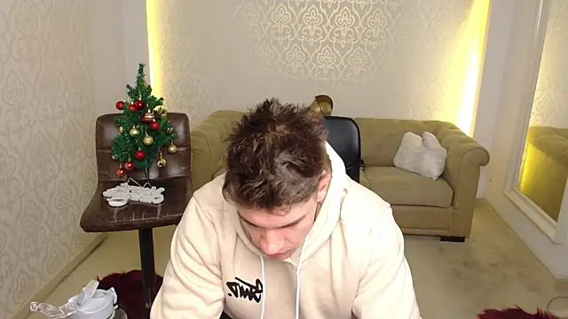 MaxKaiden live sex cam