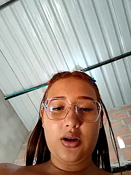 young_dairy01's cam snapshot