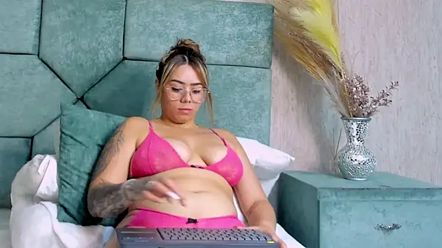 MiaFisherr's cam snapshot