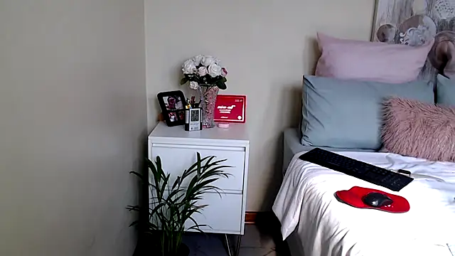 FitSelina66's cam snapshot