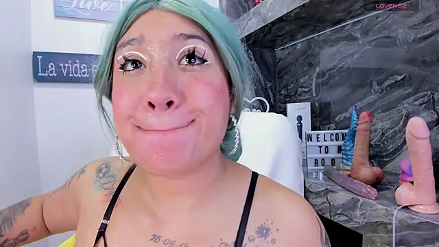 miss_danika's cam snapshot