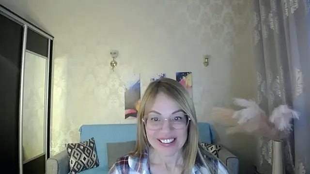 shy_hot_cat's cam snapshot