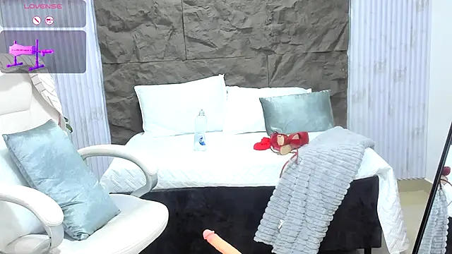 coniie_jhons's cam snapshot