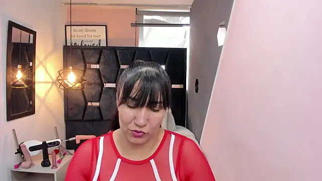 GiaFox_'s cam snapshot