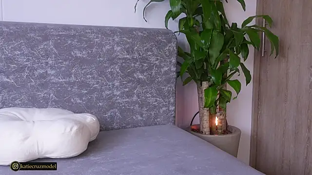 katie_cruz's cam snapshot