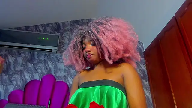 EMMAPARISS's cam snapshot