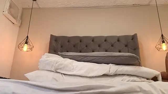 Salome_Adams1's cam snapshot