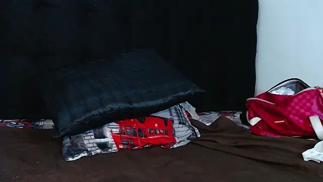 srta_luciana's cam snapshot