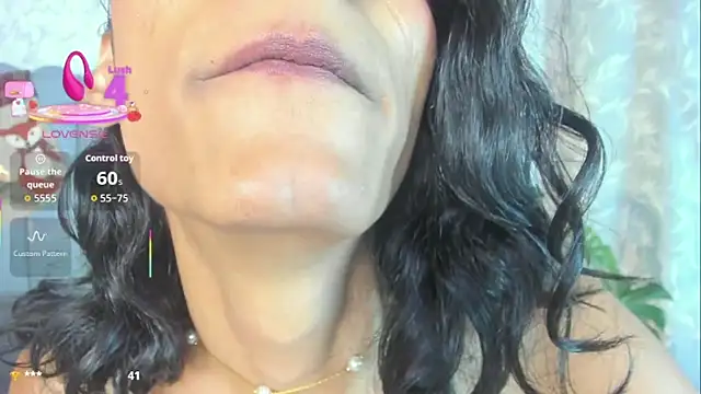 skyyfoxpraga's web cam