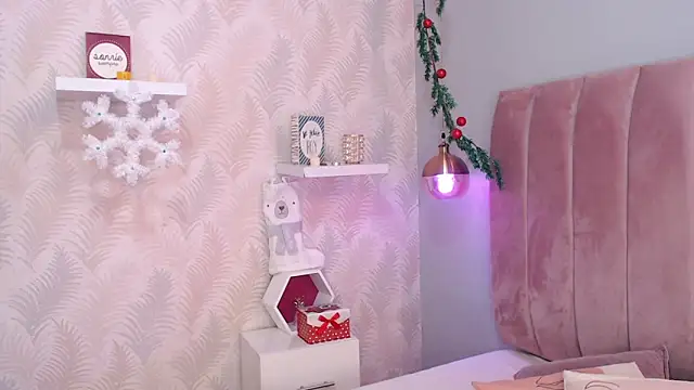 LeenaBrown's cam snapshot