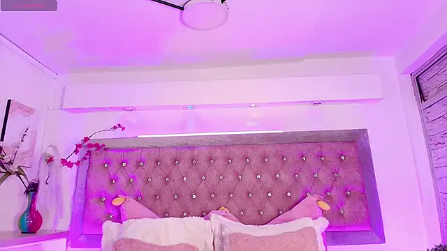 Tayzon_Foxxx's cam snapshot