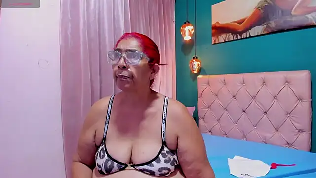 renata_milf_'s cam snapshot