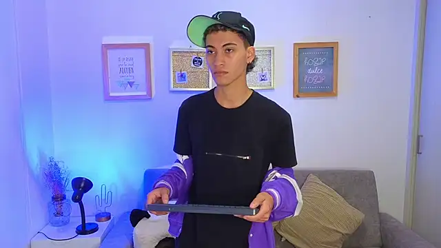 yulian_vasquez's cam snapshot