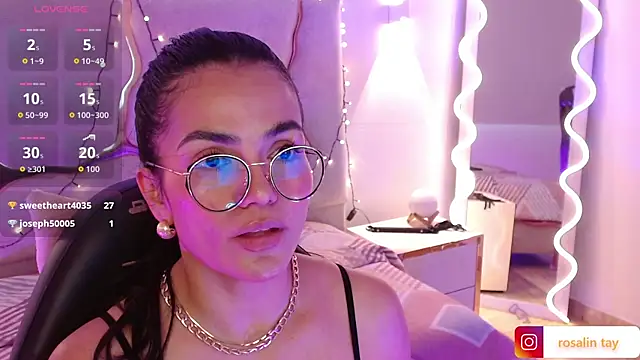 Rosalind_tay's cam snapshot