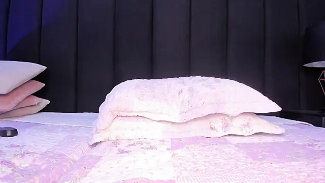 kaylaadams7's cam snapshot