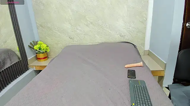 Sarahh-19's cam snapshot