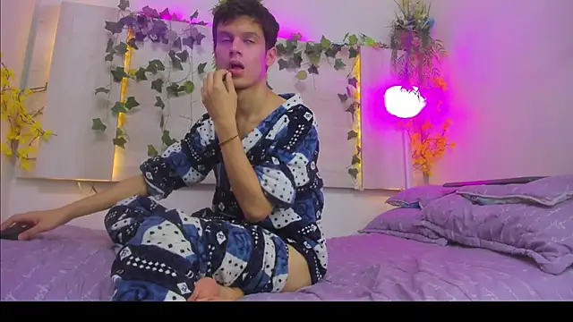 AngelSlimm live sex cam