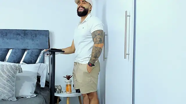 Zack_Froone's cam snapshot