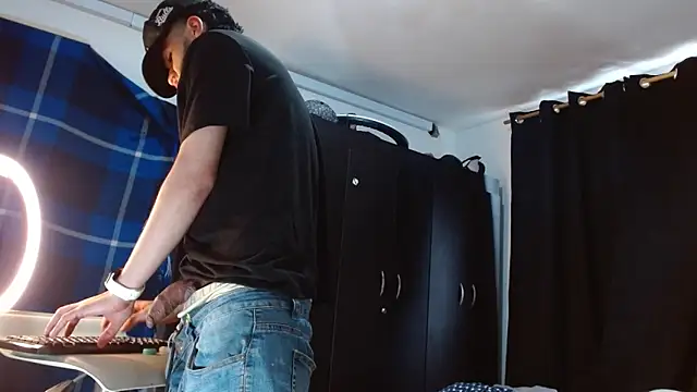 -Dark6leal9-'s cam snapshot