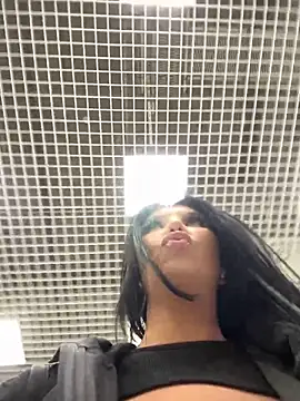 Tisha_Busty live sex cam