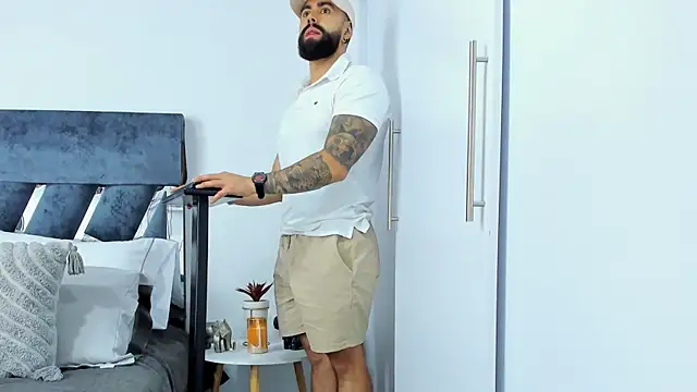 Zack_Froone's cam snapshot