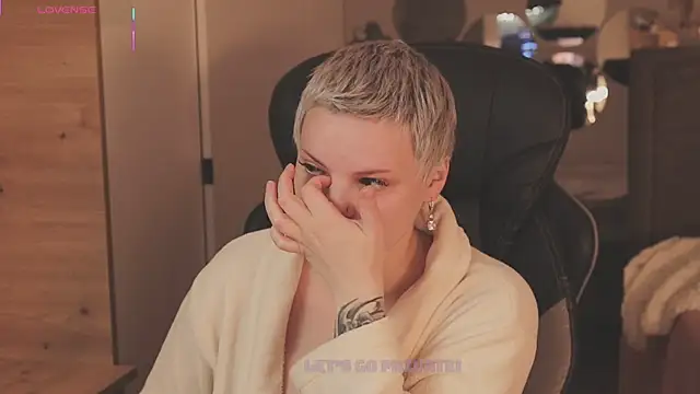 LikaBerry1 live sex cam