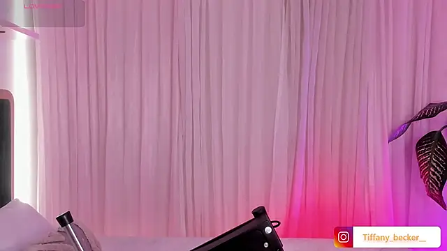 tiffany_becker's cam snapshot