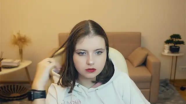 NovellaArjune live sex cam