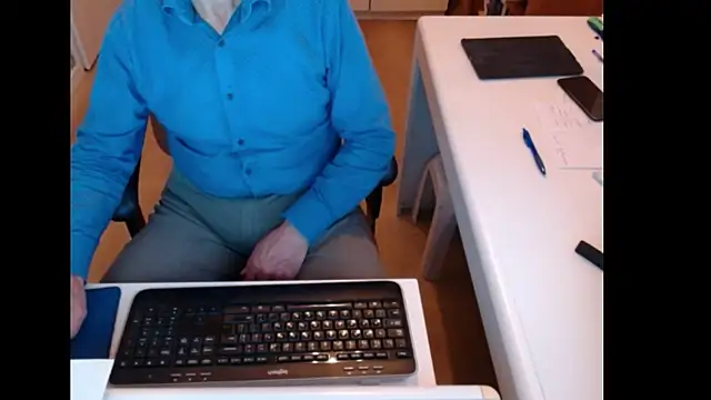 dutchpornking's cam snapshot