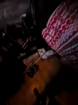 BiffingCoyote's cam snapshot