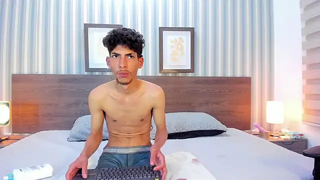 Katy_Gomez_'s cam snapshot